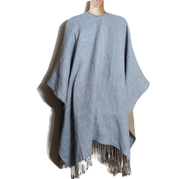 Andrew Marc Light Gray Flint Poncho Shawl Size Women's One Size NEW with Tags - Picture 2 of 10